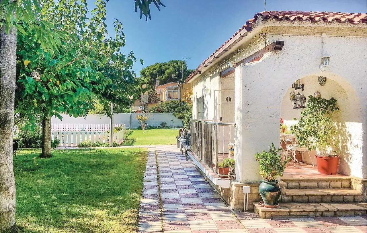 קמארוגה Cozy Home In Francas With Kitchen ספרד