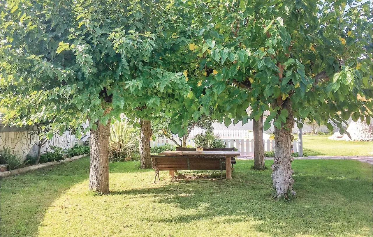 Cozy Home In Francas With Kitchen Coma-ruga Holiday home